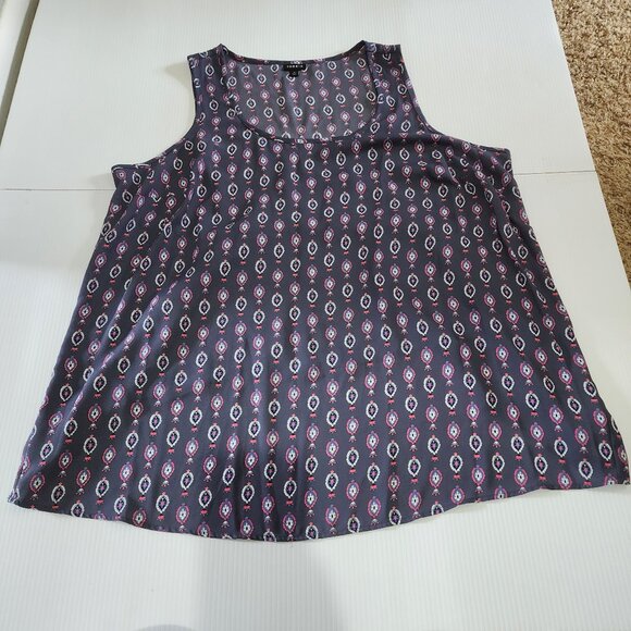 EUC, Torrid, Sleeveless Blouse - Picture 6 of 8